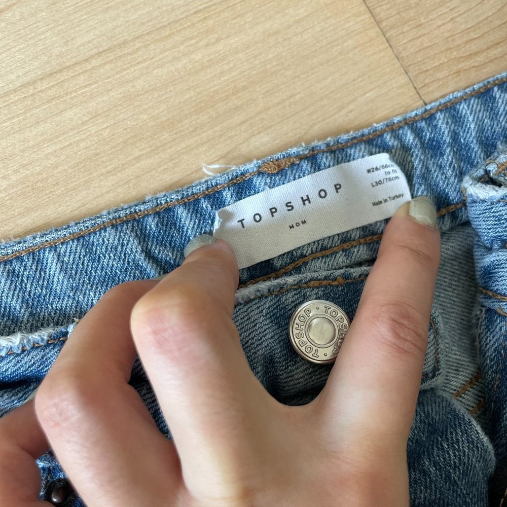 Topshop Bleach Super Rip Mom Tapered Jeans | Size W 26 30 - Picture 3 of 7